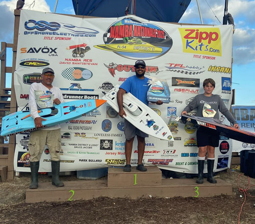 The Top 3 Finishers in Superboat Single